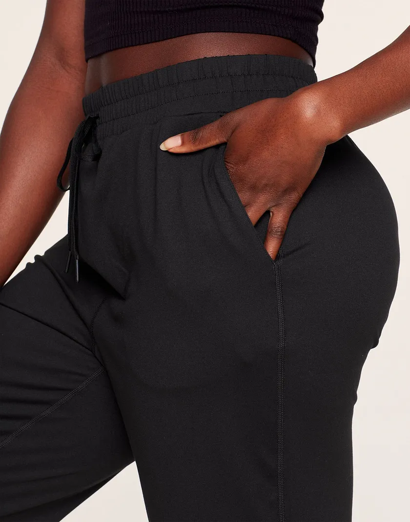 Francisca Black lounge bundle Model 4