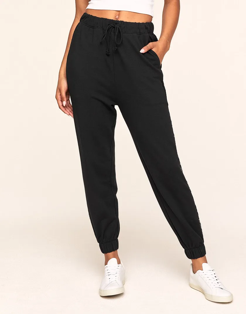 Hila Black lounge bundle Model 4