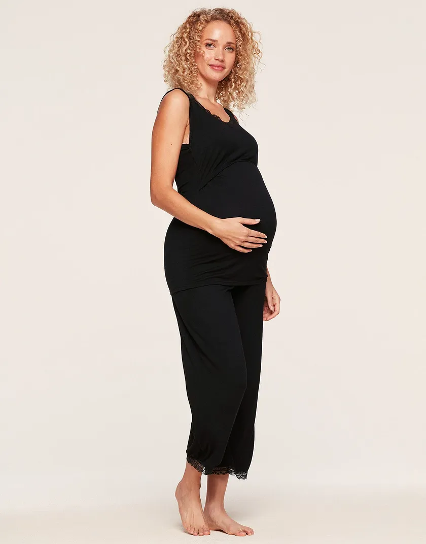 Aura Anytime Tank Black athleisure bundle Model 4
