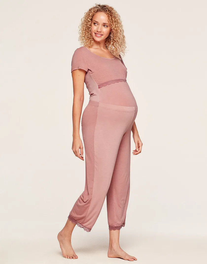 Aura Cropped Pant Medium Pink athleisure bundle Model 5