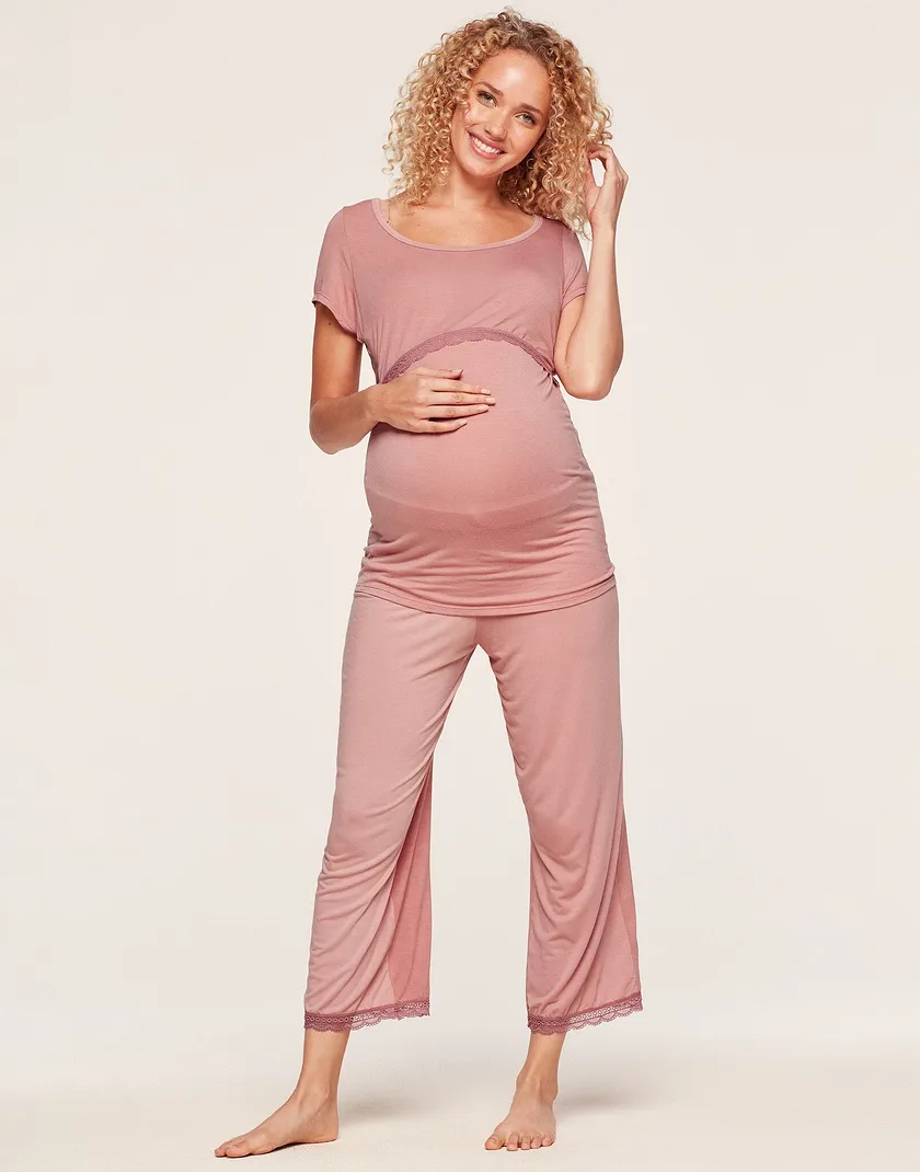 Aura Cropped Pant Medium Pink athleisure bundle Model 3