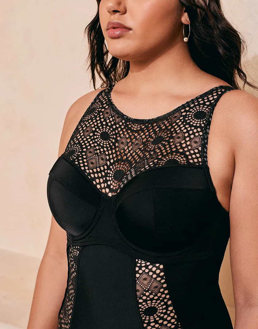 Wendi Black Plus Contour swimwear bundle Model 3