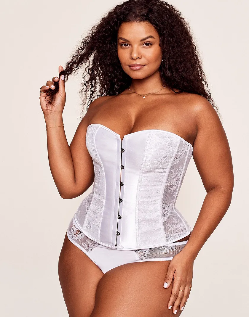 Ashoka White Plus corset bundle Model 1