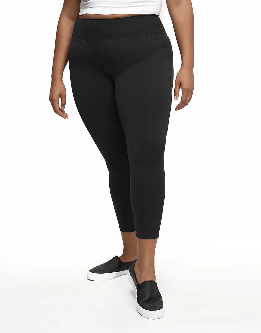 Cali 7/8 Black Plus activewear bundle Model 2