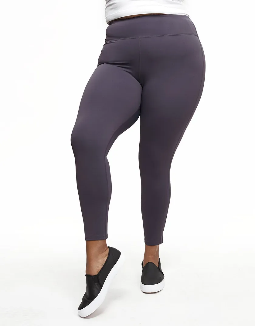Cali 7/8 Gray Plus activewear bundle Model 2