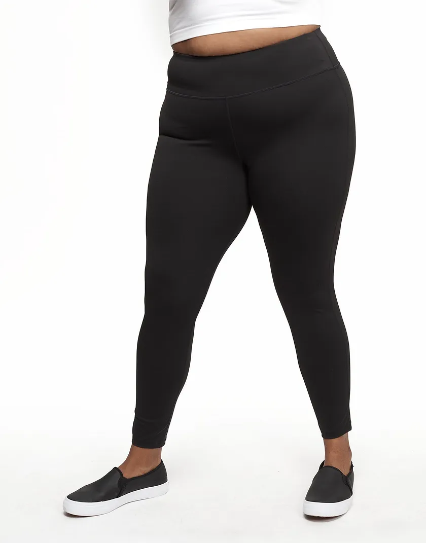 Cali Legging Black Plus activewear bundle Model 1