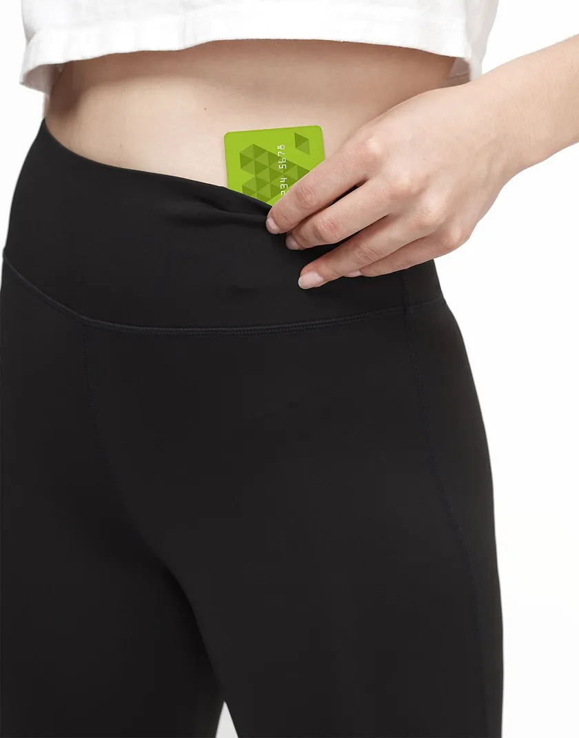 Cali Crop Black activewear bundle Model 4