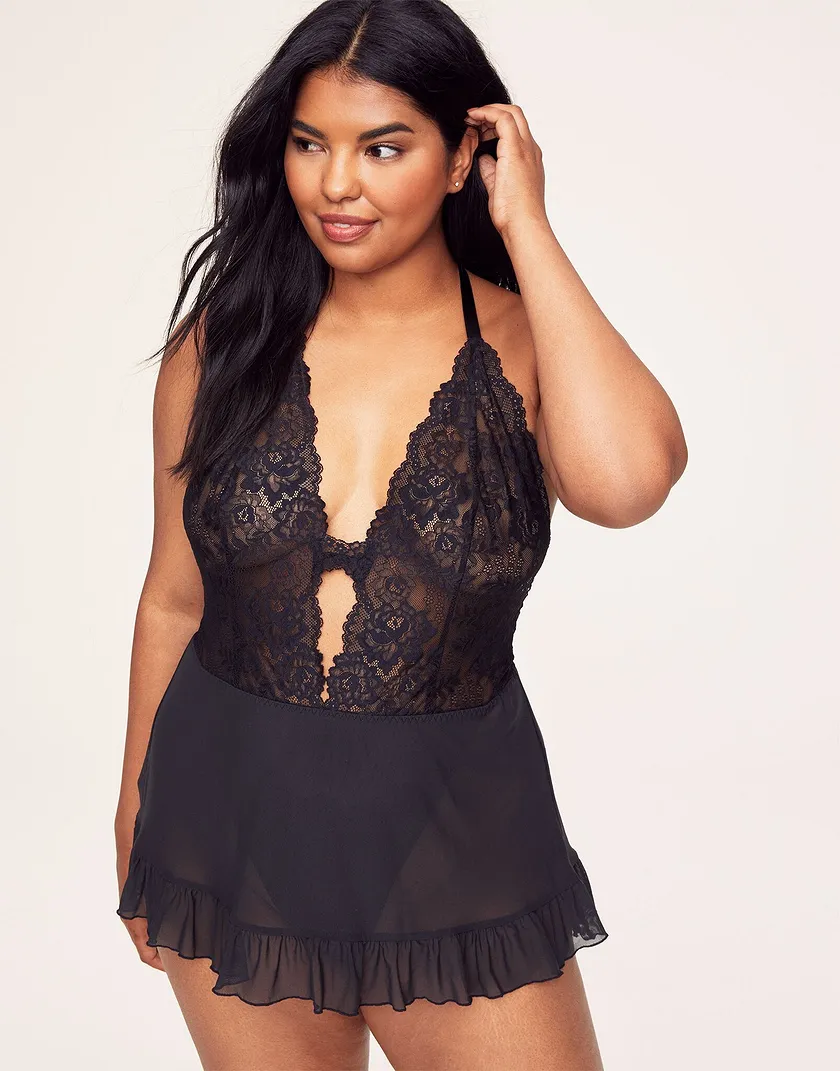 Alisha Black Plus Unlined lingerie bundle Model 4
