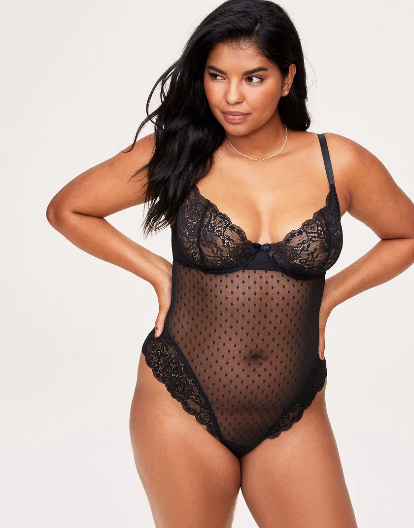 Maralyn Black Plus Unlined lingerie bundle Model 1