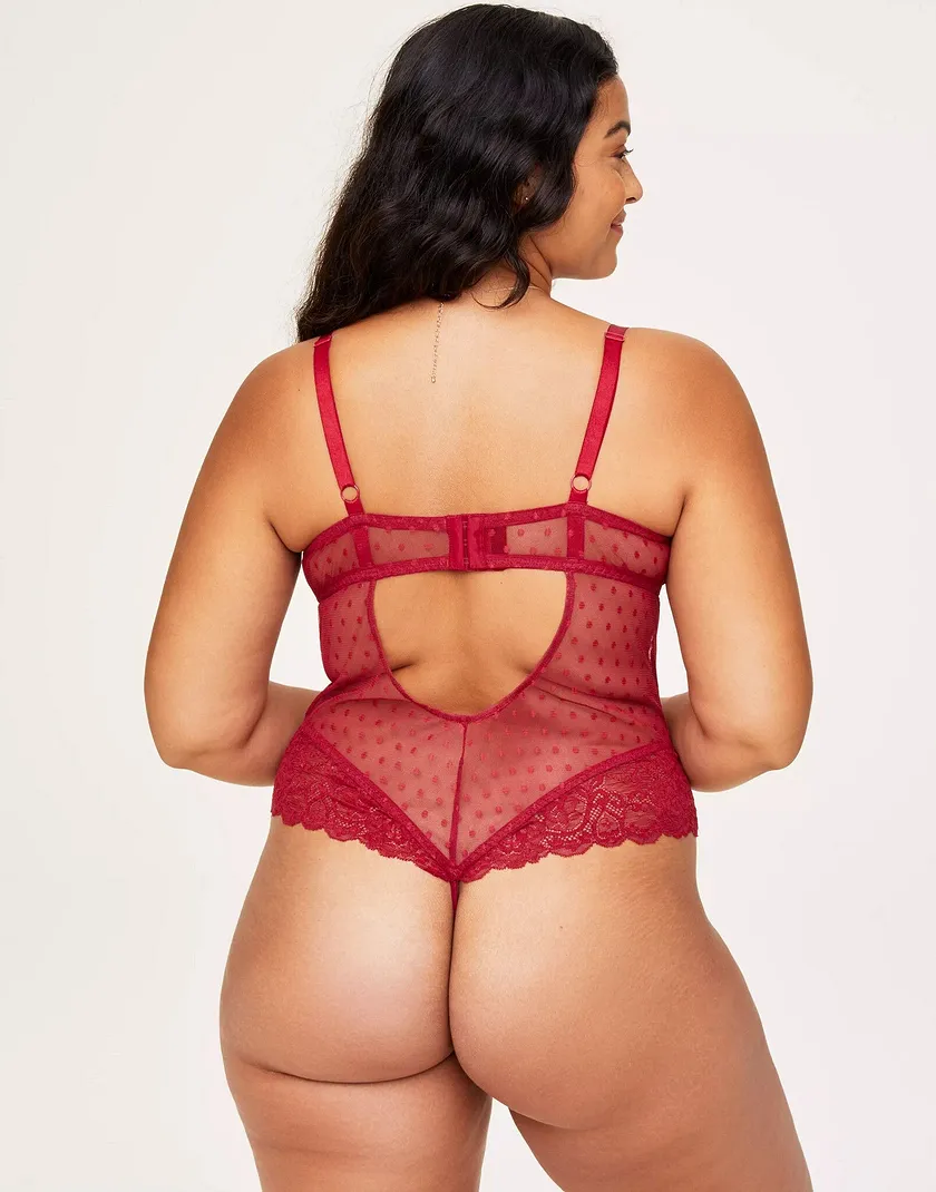 Maralyn Dark Red Plus Unlined lingerie bundle Model 4