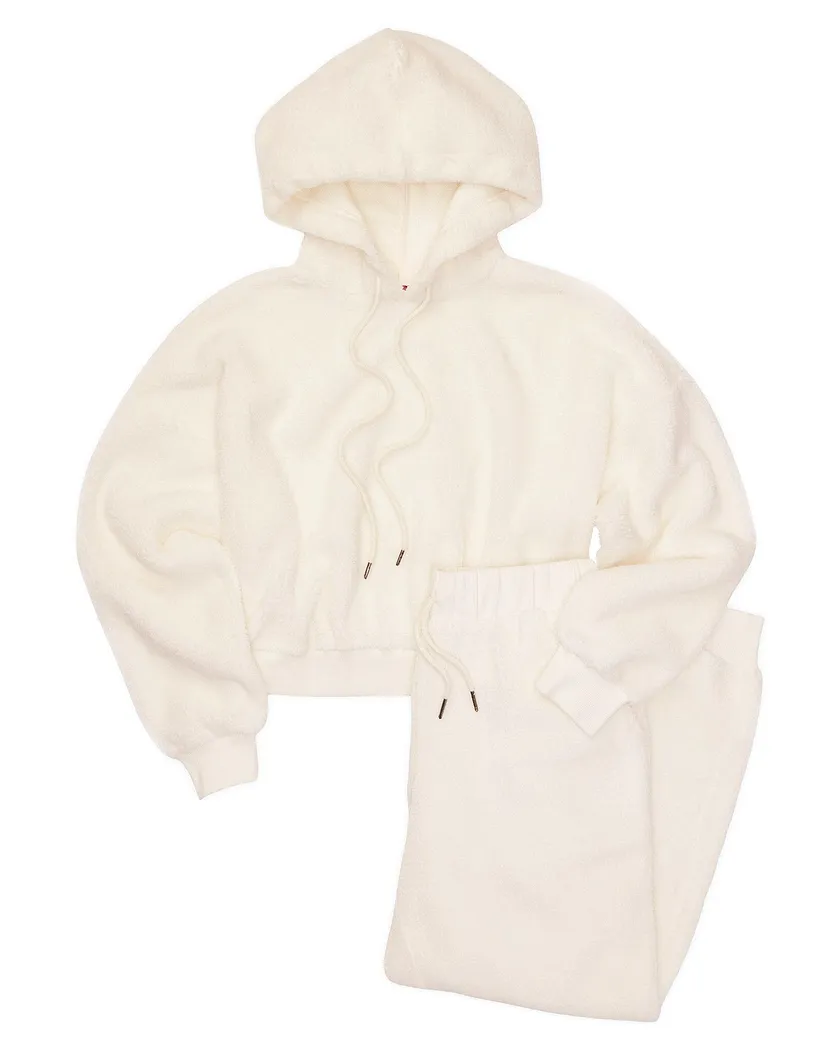 Dorothea White lounge bundle Still 3