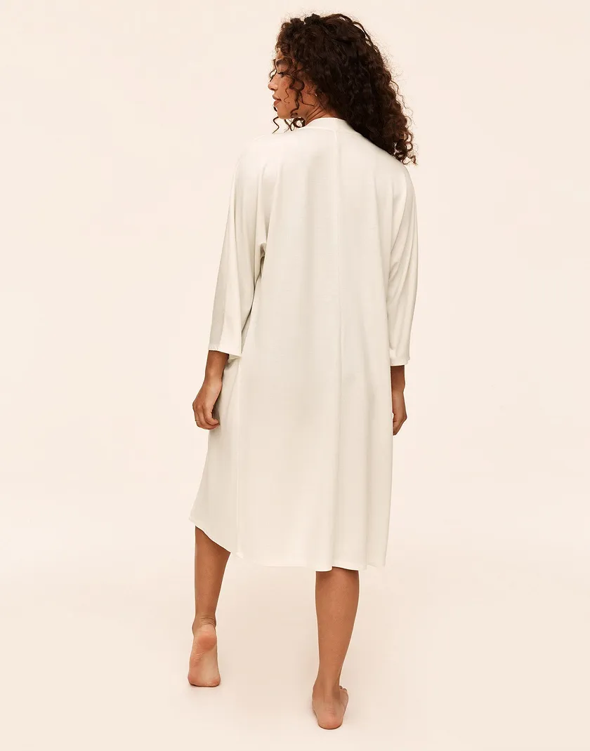 Cassidy White lounge bundle Model 4