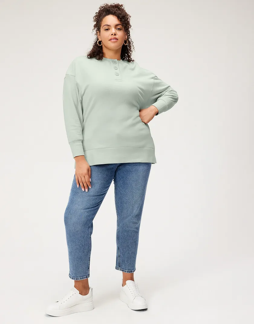 Leilani Sweatshirt Light Gray Plus tops bundle Model 2