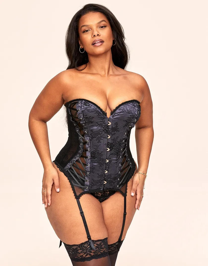 Aurora Black Plus Unlined corset bundle Model 2