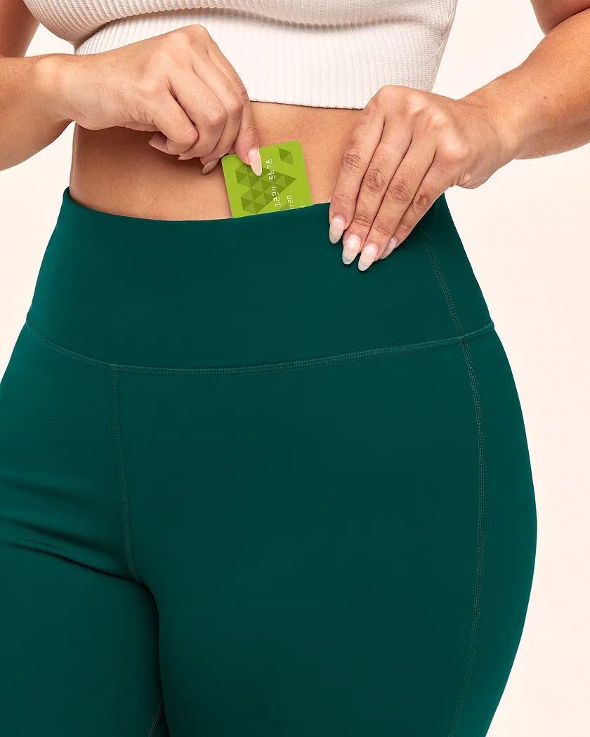Cali Crop Green Plus activewear bundle Model 5