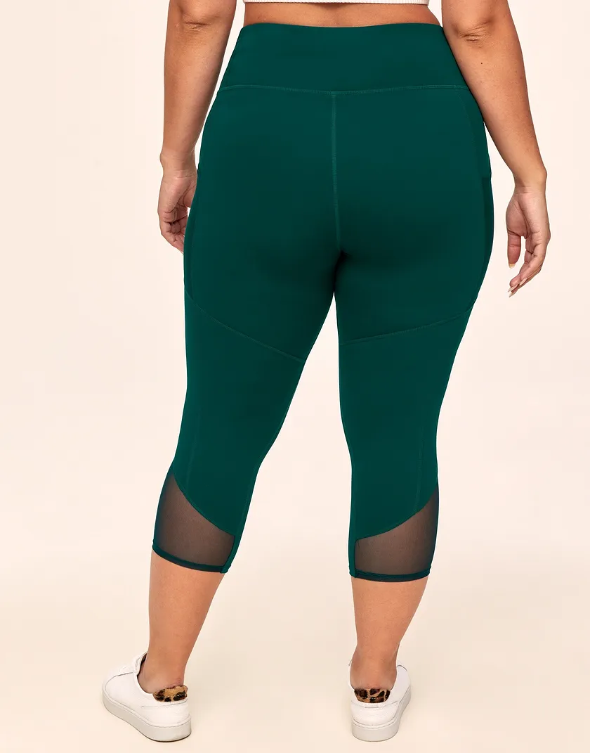 Ava Cozy Crop Green Plus activewear bundle Model 6