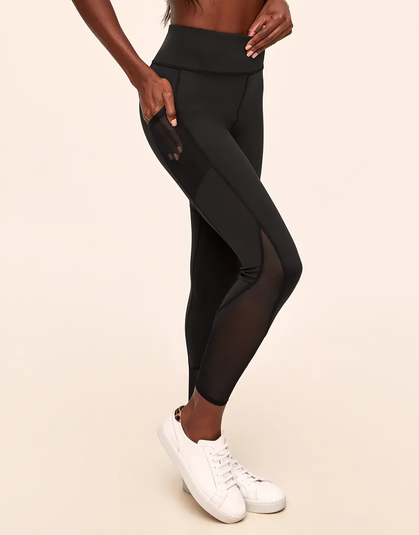 Ava Cozy Legging Black activewear bundle Model 4
