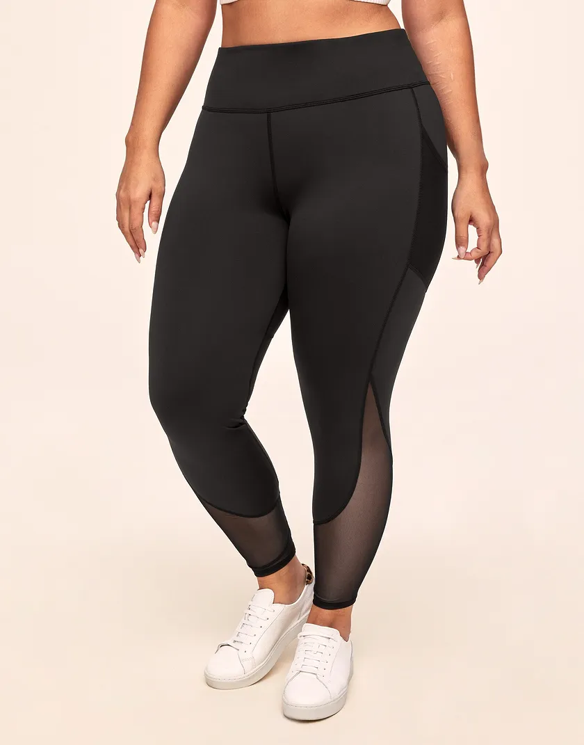 Ava Cozy Legging Black Plus activewear bundle Model 2