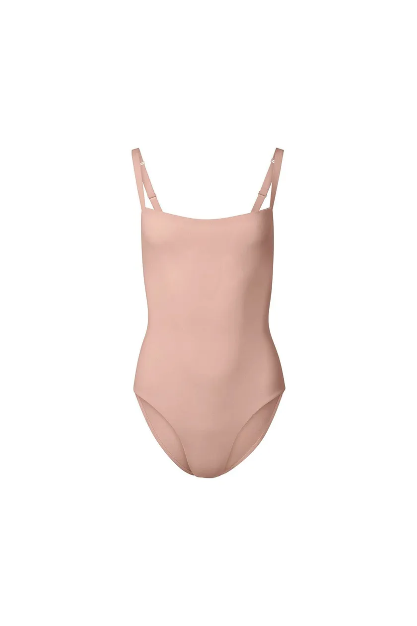 Mila Medium Pink Unlined lingerie bundle Still 3