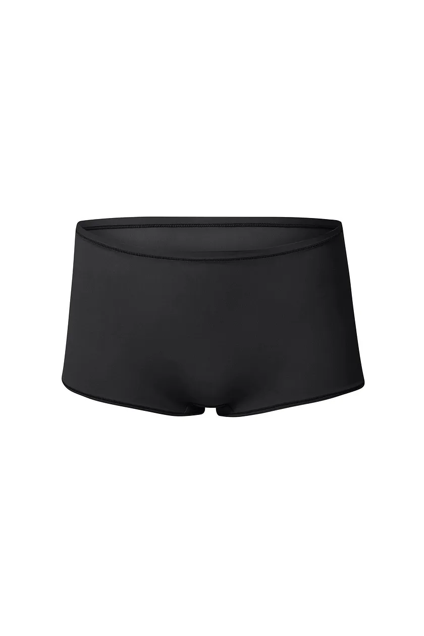 Risa Shortie Black panty bundle Still 3