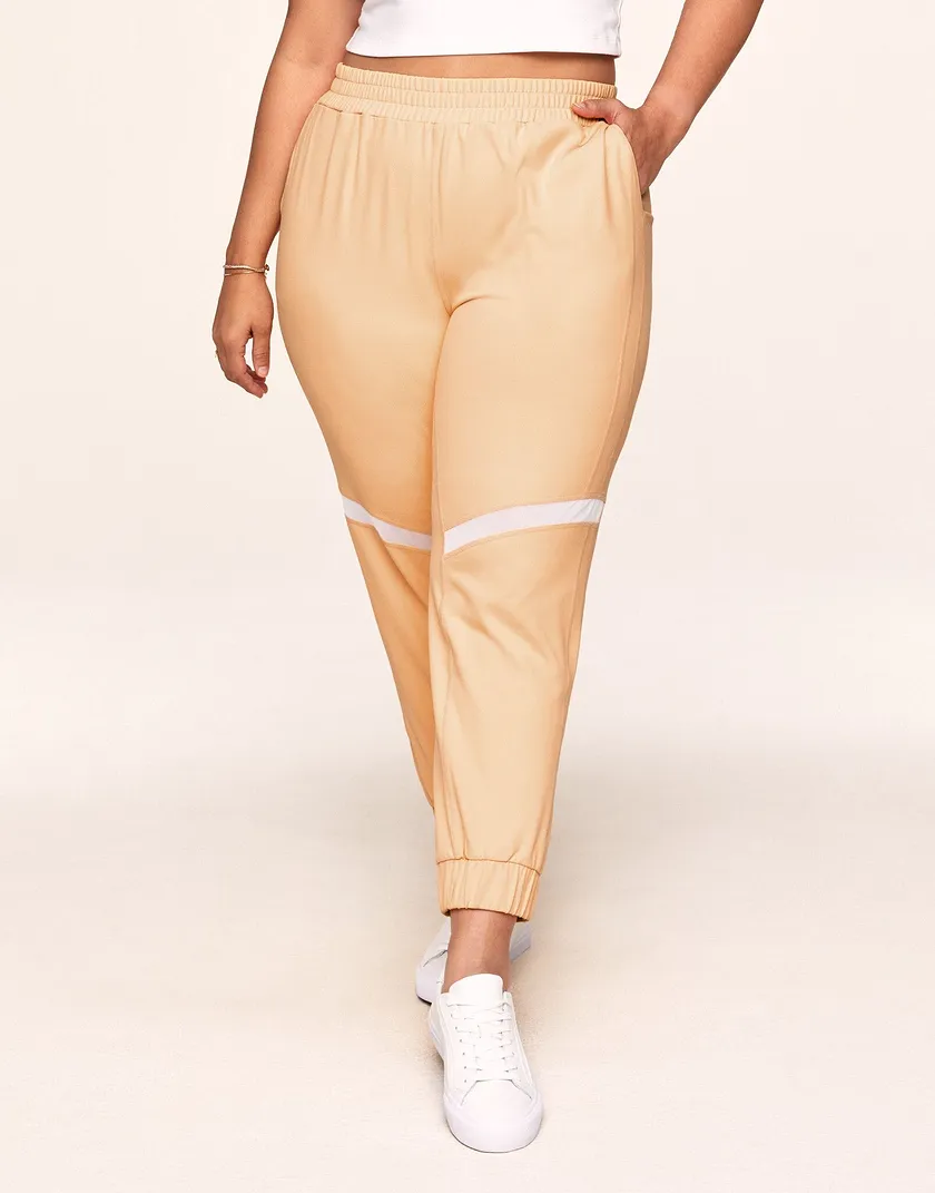 Harmoney Light Orange Plus lounge bundle Model 2