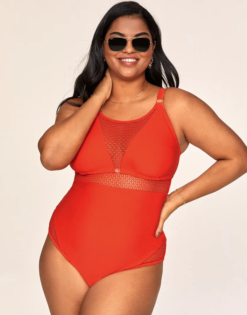 Cloralin Dark Red Plus Contour swimwear bundle Model 1