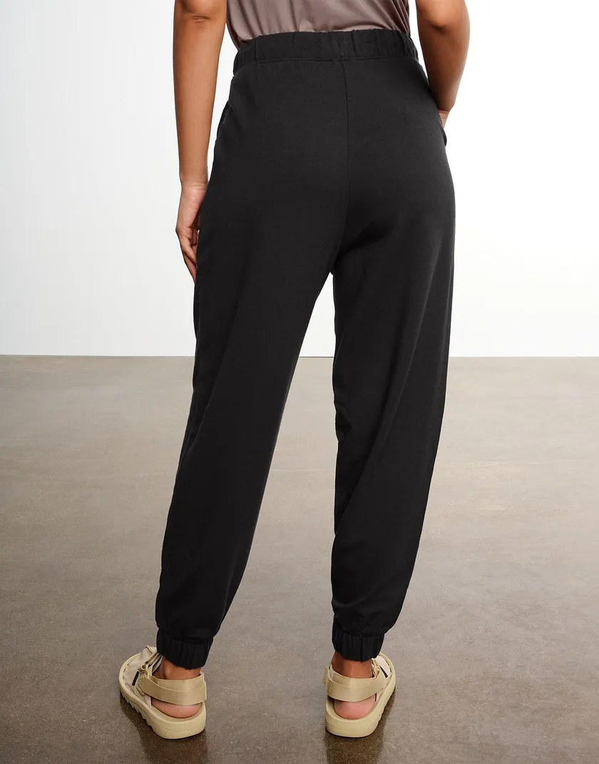 Chill Pant Black athleisure bundle Model 4
