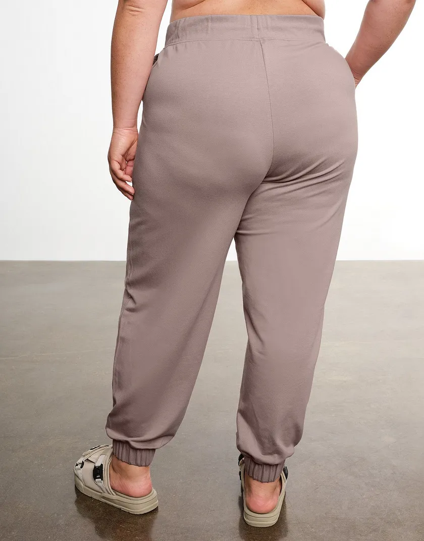 Chill Pant Pink Plus athleisure bundle Model 5