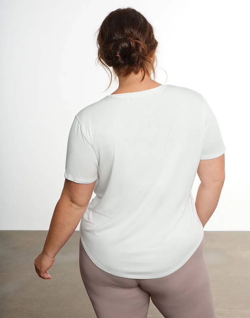Live GF Tee White Plus athleisure bundle Model 5