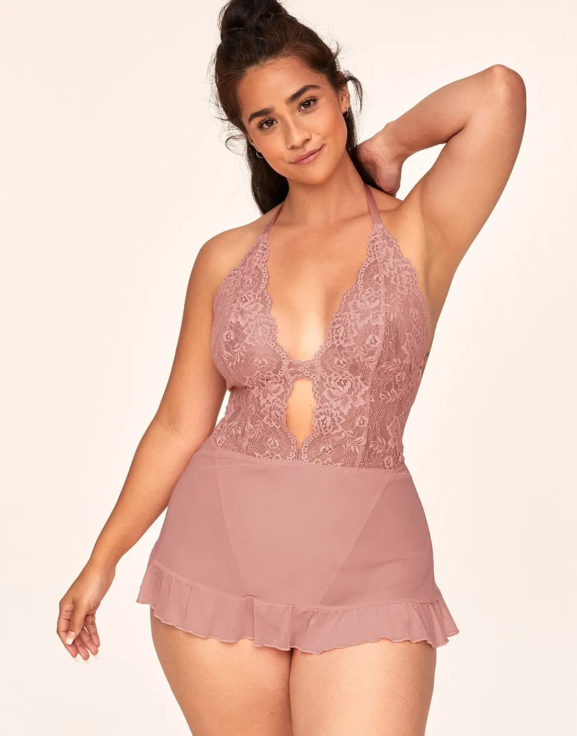 Alisha Medium Pink Plus Unlined lingerie bundle Model 1