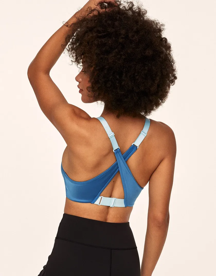Ariza Dark Blue Contour activewear bundle Model 4