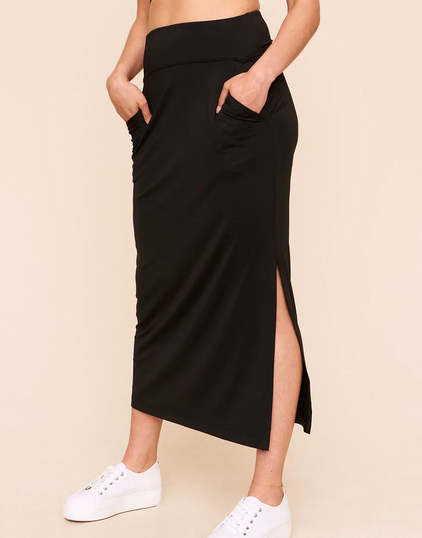 Sidney Skirt Black legwear bundle Model 1