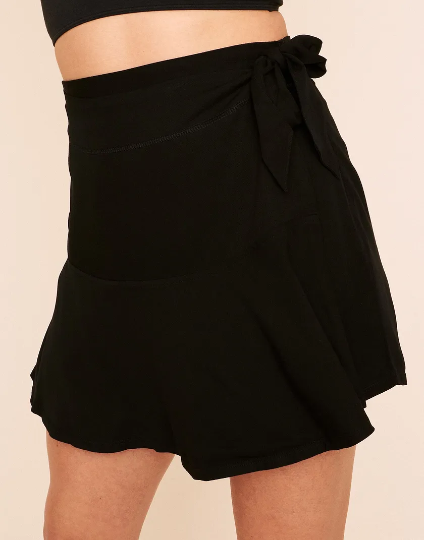 Savannah Skort Black legwear bundle Model 4