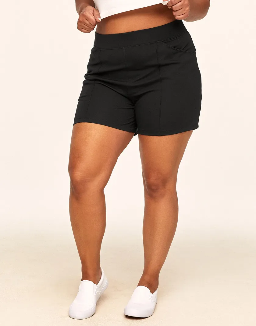 Paula Ponte Short Black Plus legwear bundle Model 2