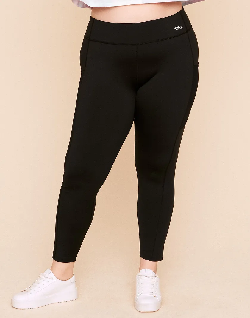 Emberly Black Plus activewear bundle Model 2