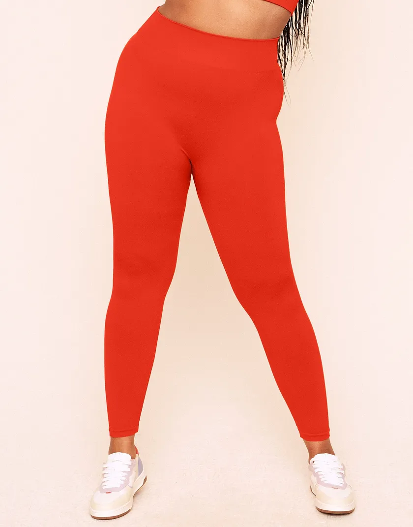 Lilah Ombre Full Legging Red Plus activewear bundle Model 2