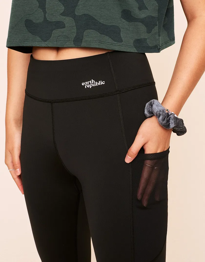 Emberly Black activewear bundle Model 4