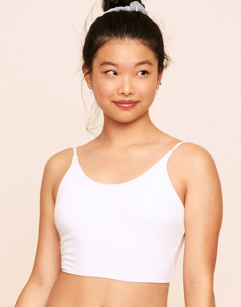 Amoura Brami White Contour sleepwear bundle Model 4