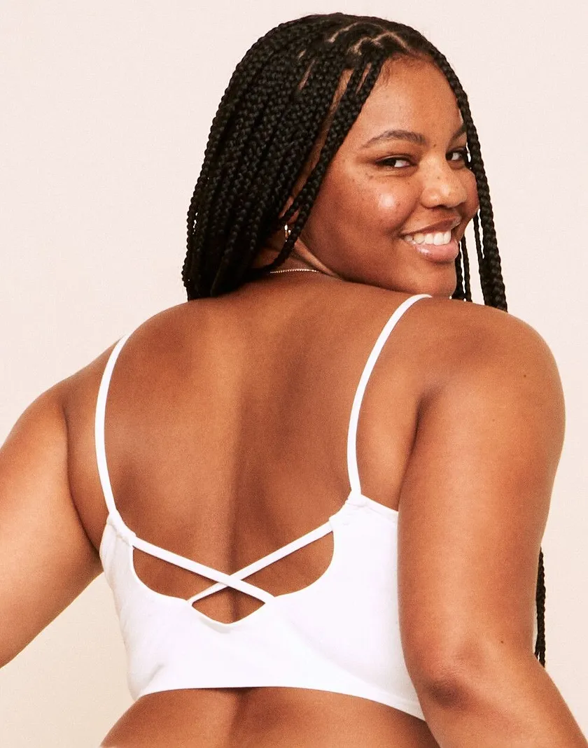 Amoura Brami White Plus Contour sleepwear bundle Model 5