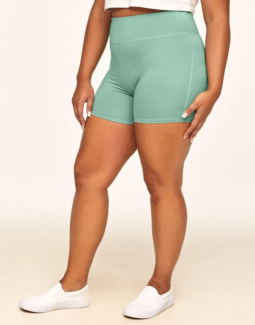 Haley Heather Shorty Green Plus activewear bundle Model 5
