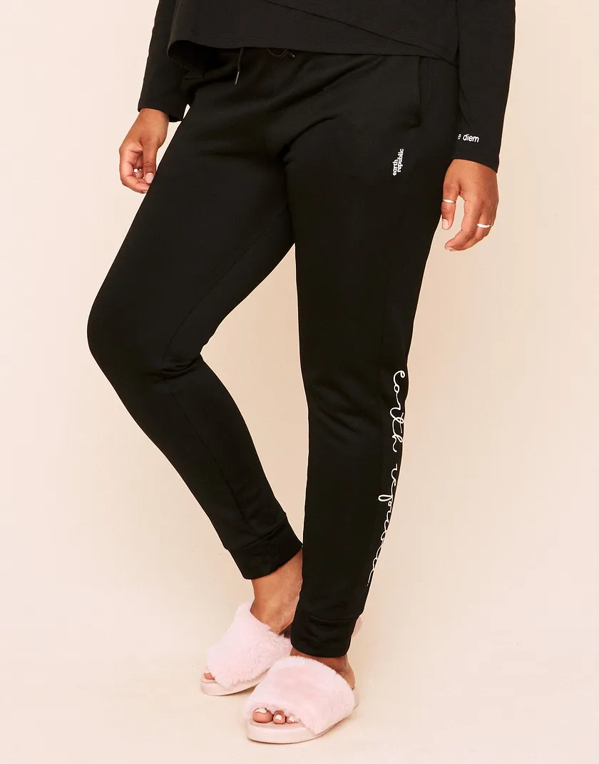 Shawn Jogger Pant Black Plus activewear bundle Model 2