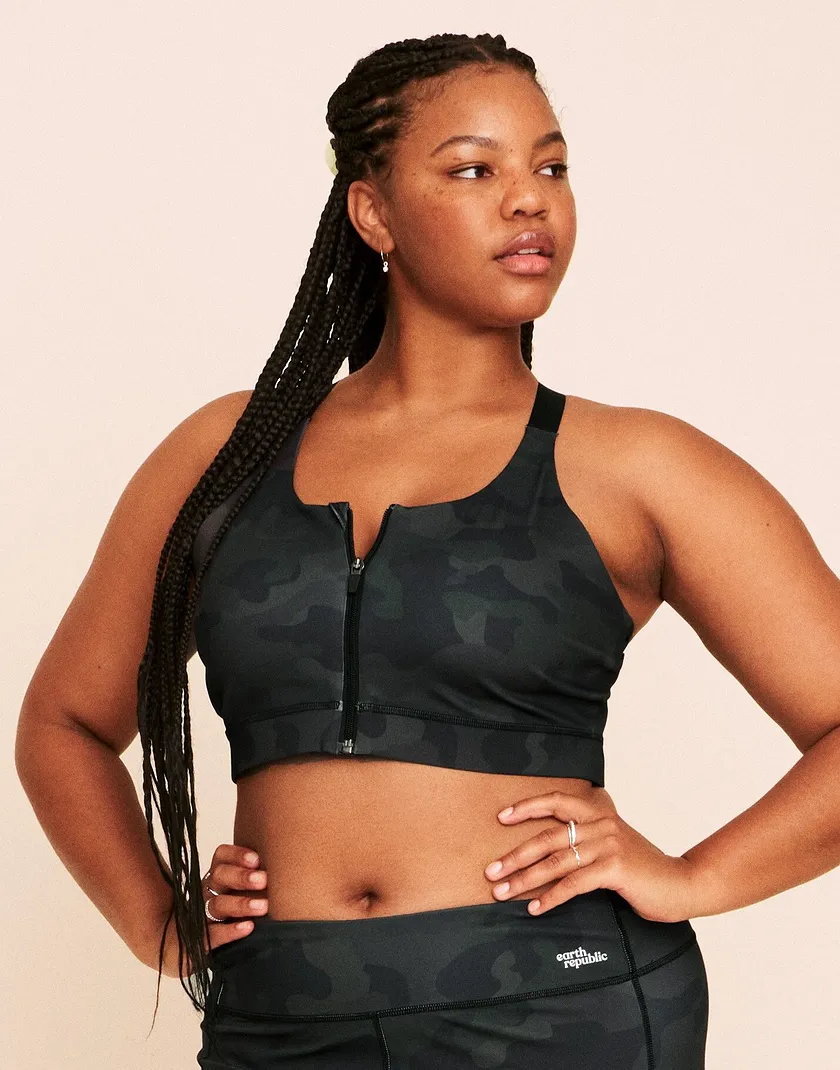 Evie Mid-Support Sports Bra Novelty Green Plus Contour activewear bundle Model 2