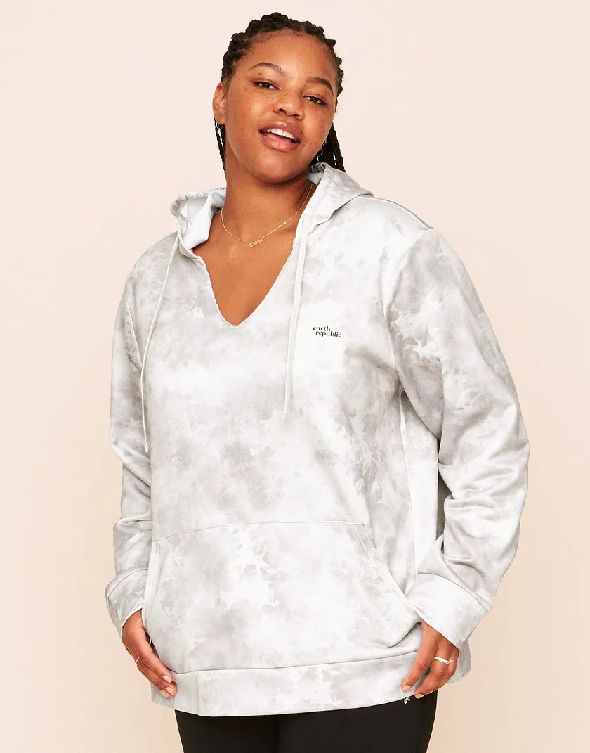 Faye Hooded Pullover Tie Dye Beige Plus activewear bundle Model 2
