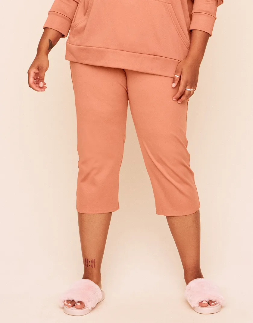 Jaelyn Cropped Pant Placement Pink Plus activewear bundle Model 2
