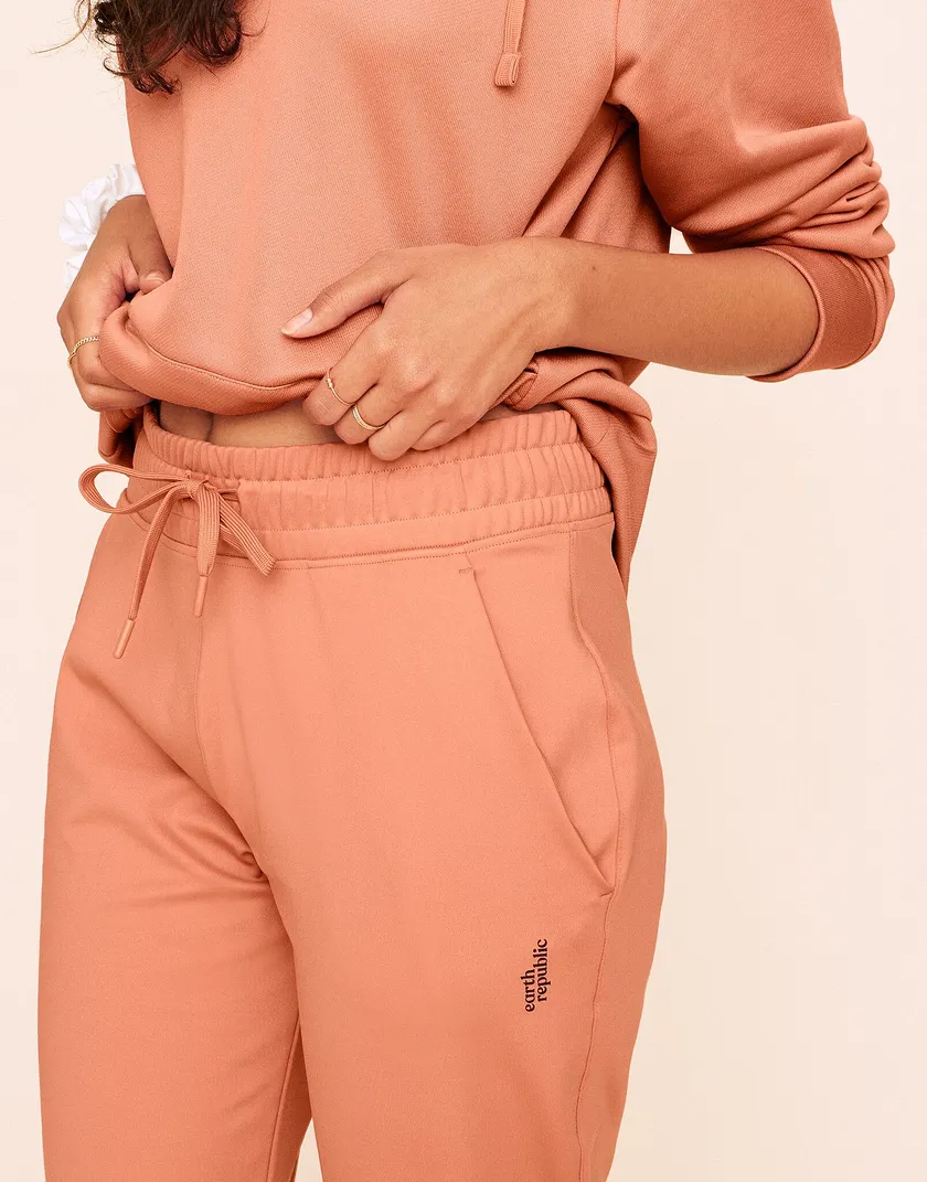 Jaelyn Cropped Pant Placement Pink activewear bundle Model 4