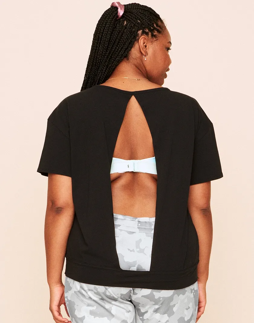 Juniper Top Black Plus activewear bundle Model 5