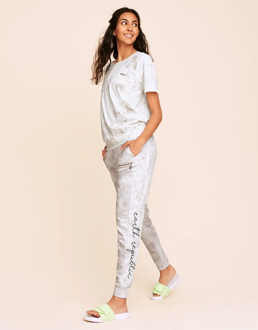 Juniper Top Tie Dye Beige activewear bundle Model 6