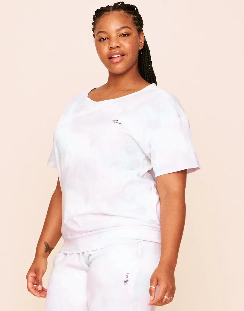 Juniper Top Tie Dye Blue Plus activewear bundle Model 2