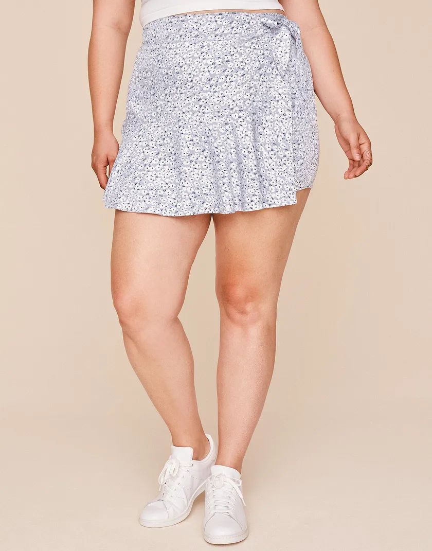 Savannah Skort Floral Purple Plus legwear bundle Model 4