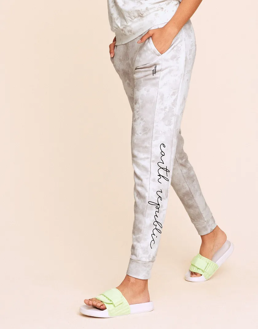Shawn Jogger Pant Tie Dye Beige activewear bundle Model 6